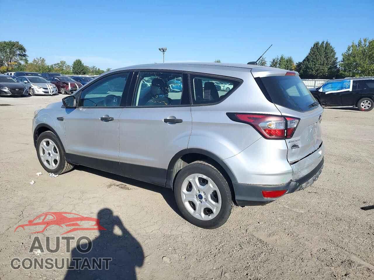 FORD ESCAPE 2017 - 1FMCU0F72HUB06388