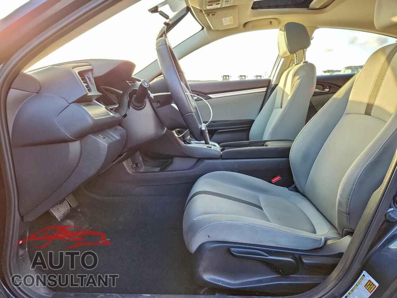 HONDA CIVIC 2018 - 2HGFC2F7XJH607314