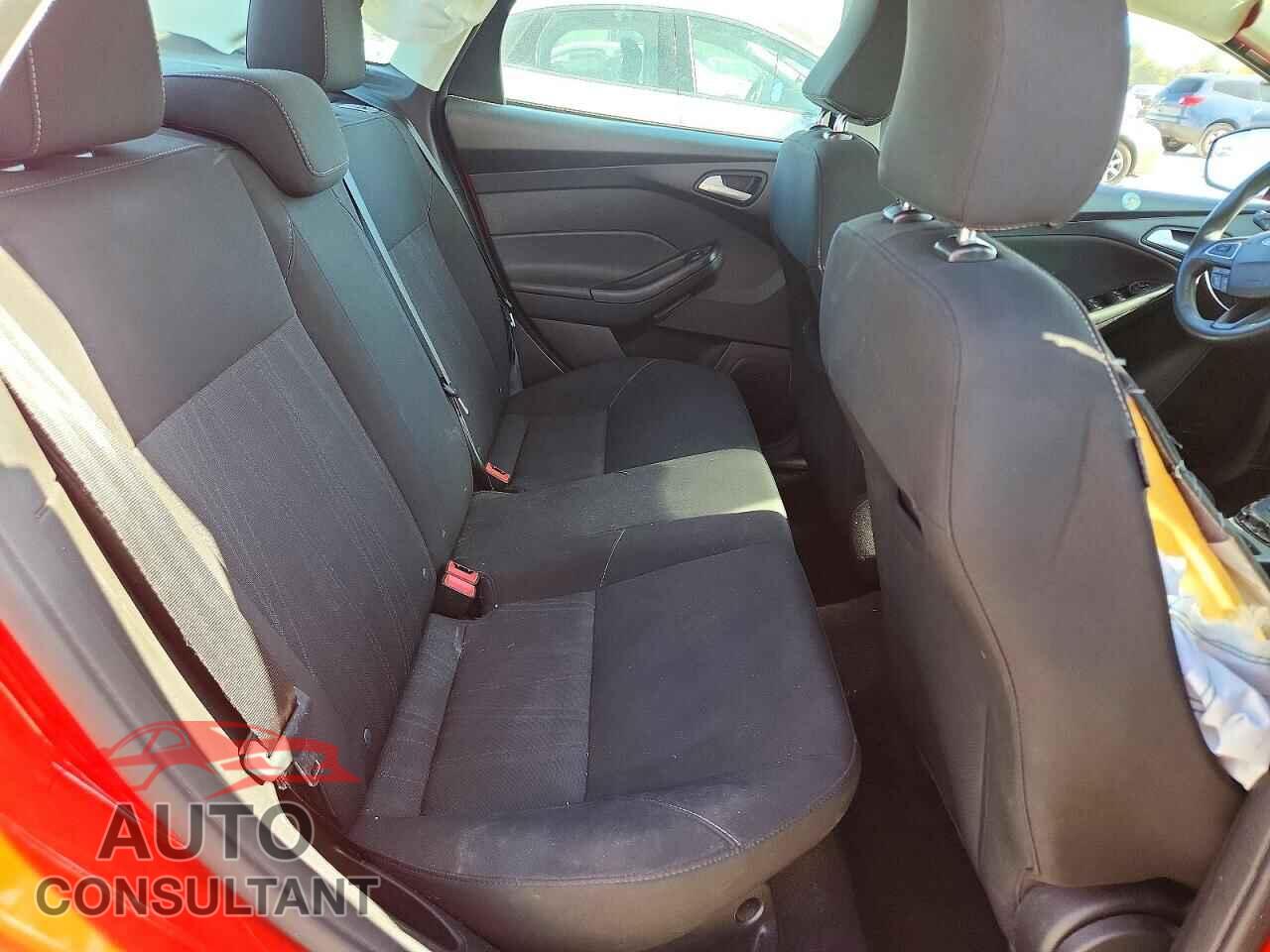 FORD FOCUS 2017 - 1FADP3F24HL279055