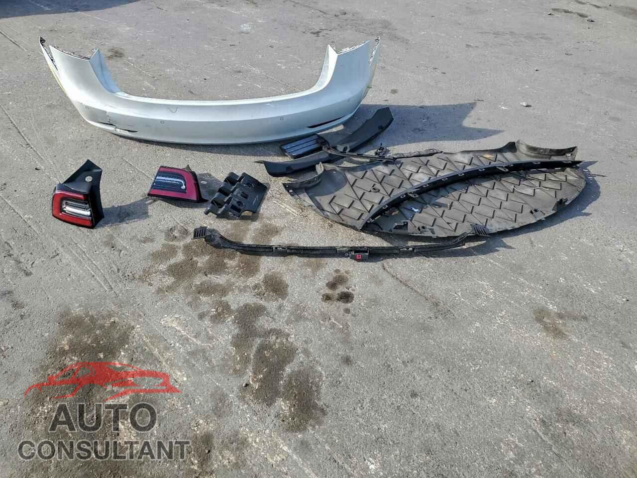TESLA MODEL 3 2018 - 5YJ3E1EA1JF169601