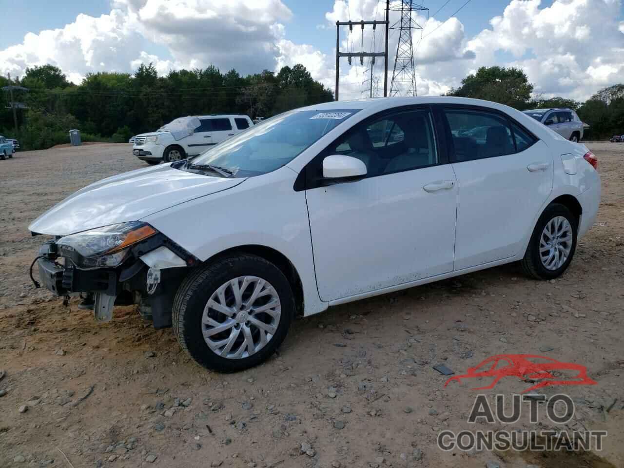 TOYOTA COROLLA 2018 - 5YFBURHE6JP821970