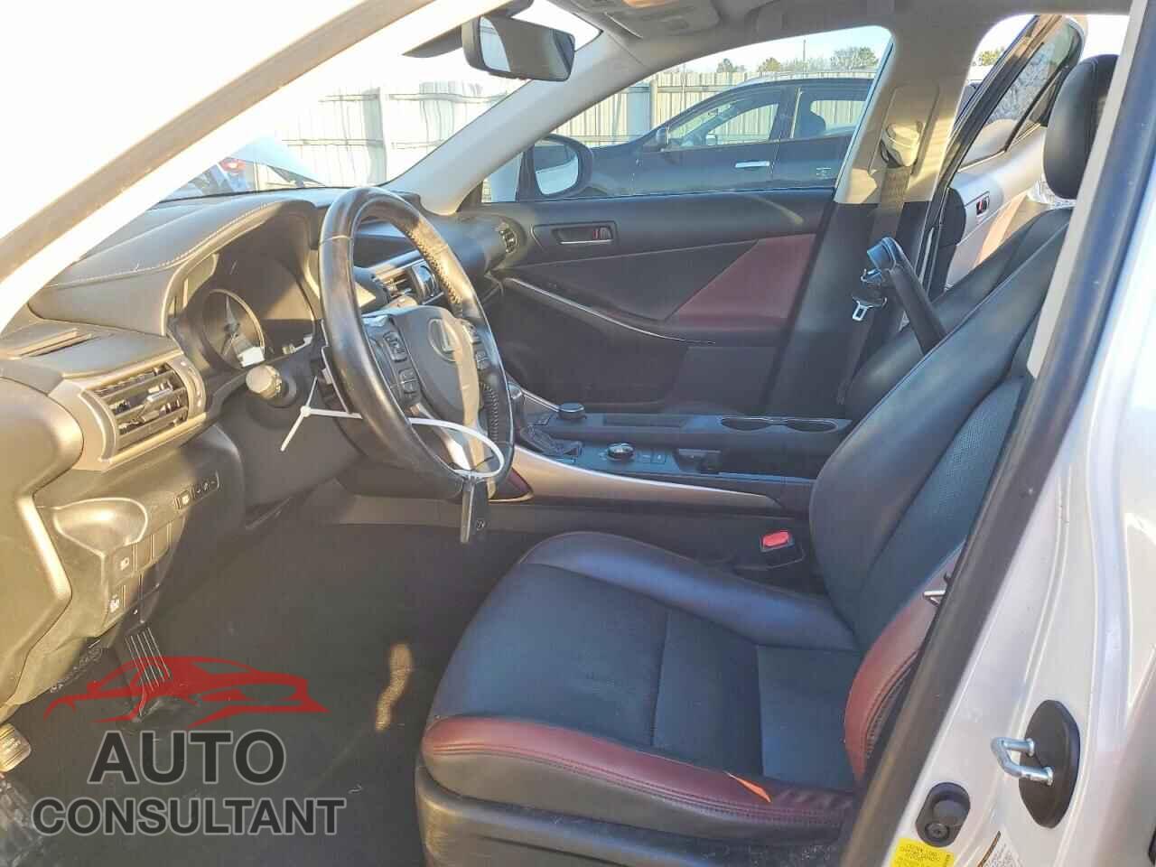 LEXUS IS 2018 - JTHBA1D29J5062197