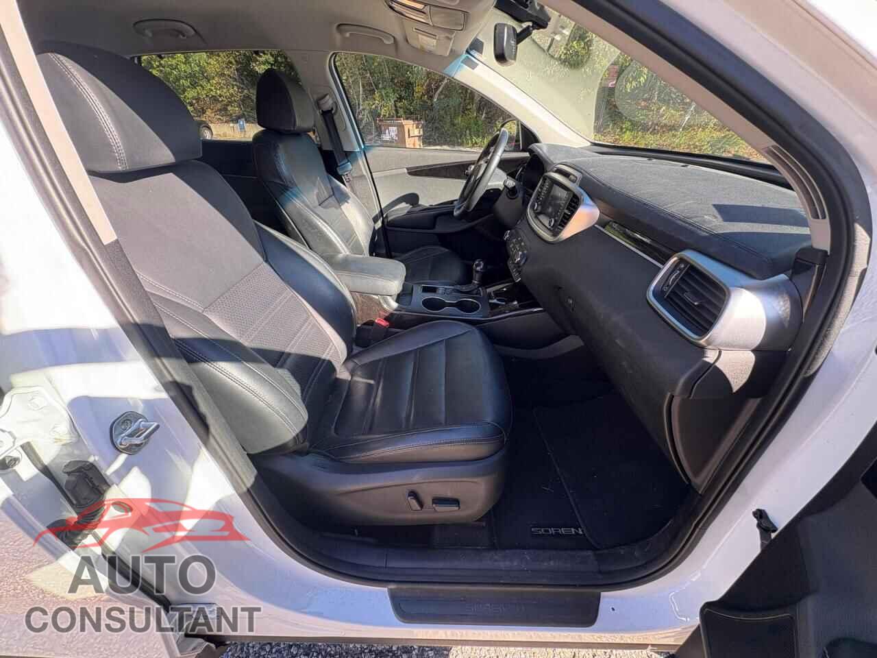 KIA SORENTO 2018 - 5XYPHDA52JG375490