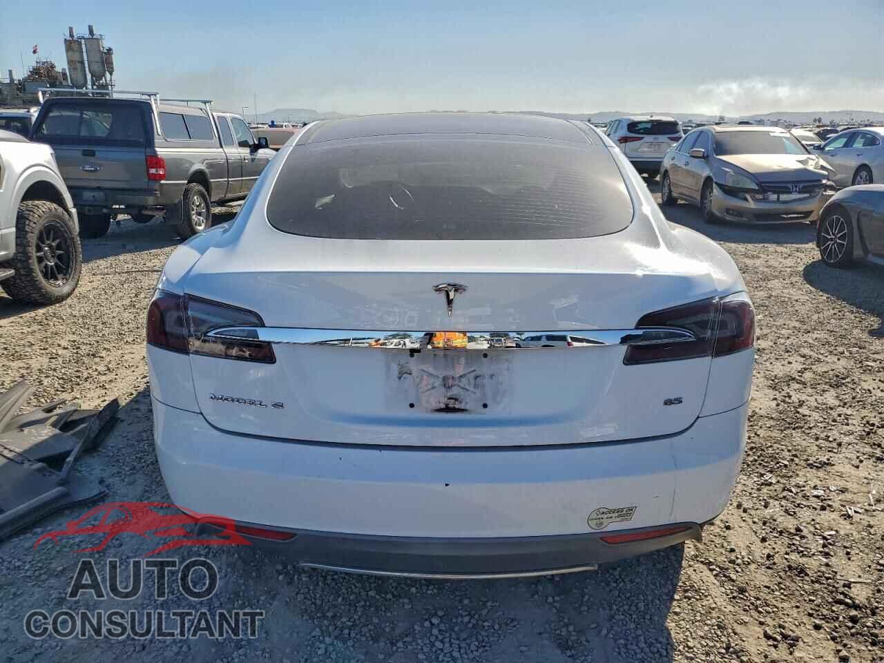 TESLA MODEL S 2013 - 5YJSA1CN8DFP07003