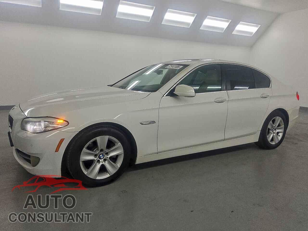 BMW 5 SERIES 2011 - WBAFR1C51BC260709