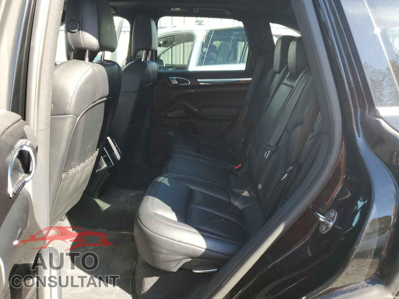 PORSCHE CAYENNE 2016 - WP1AA2A27GKA11989