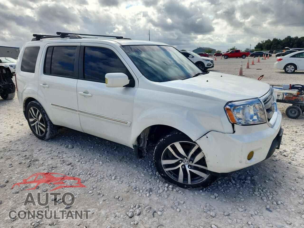 HONDA PILOT 2011 - 5FNYF4H96BB048697