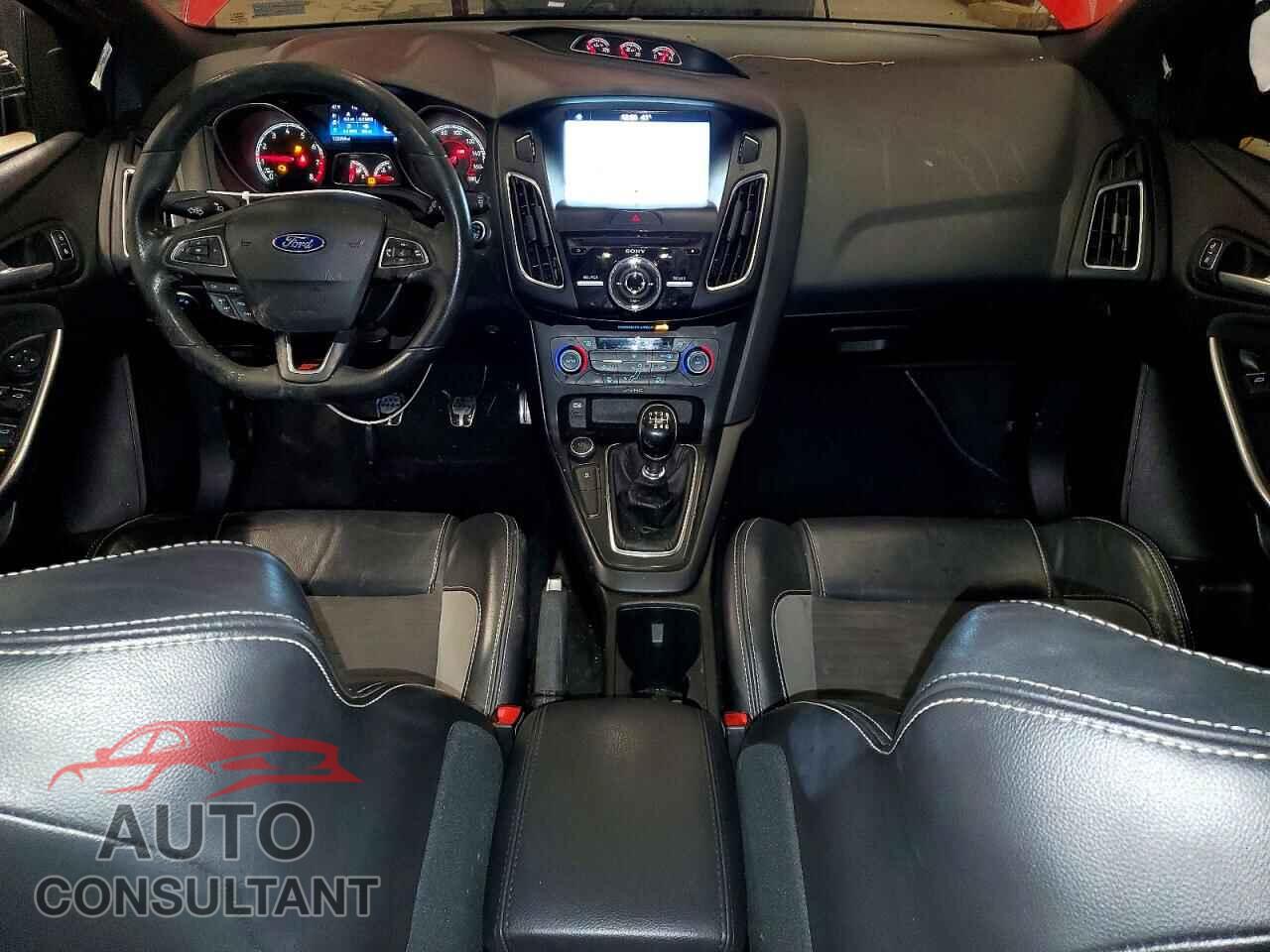 FORD FOCUS 2017 - 1FADP3L95HL273086