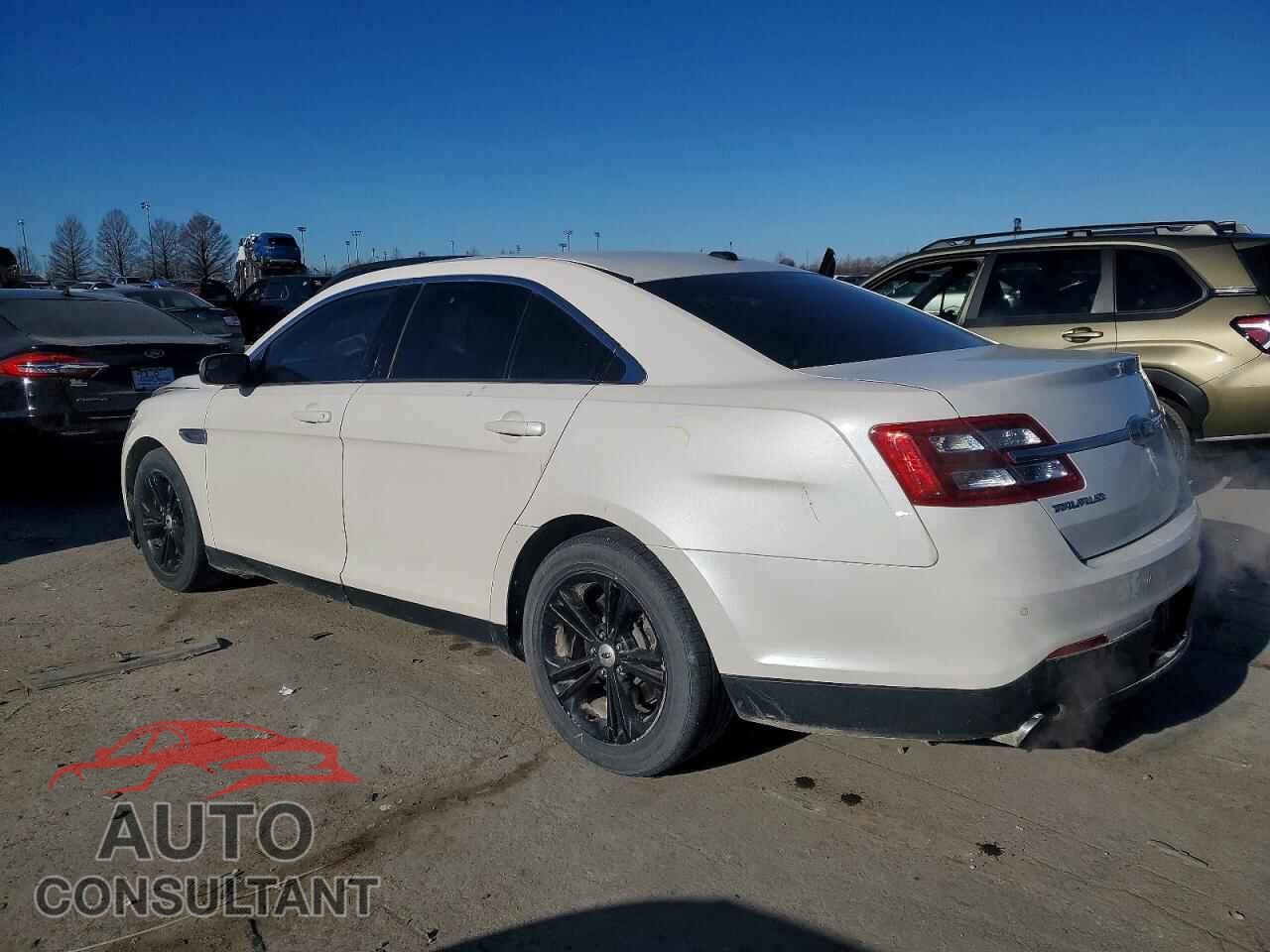 FORD TAURUS 2017 - 1FAHP2E88HG132246