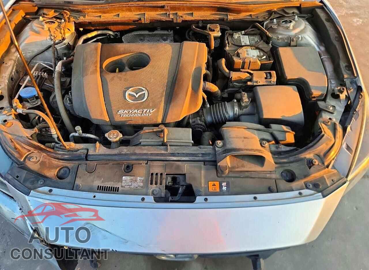 MAZDA 3 2017 - 3MZBN1U72HM103207