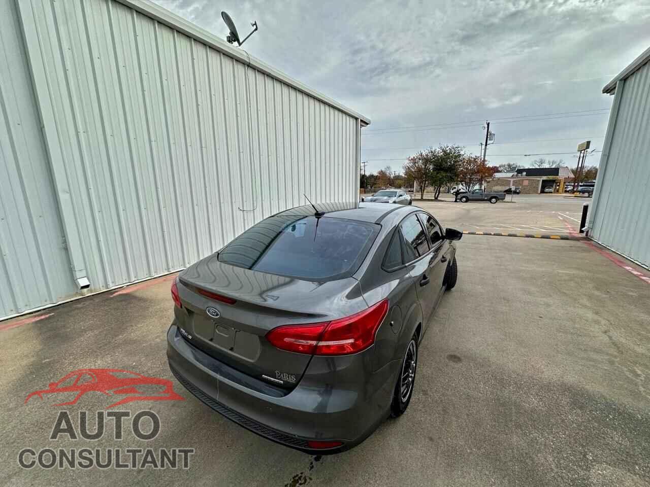 FORD FOCUS 2015 - 1FADP3E21FL374591