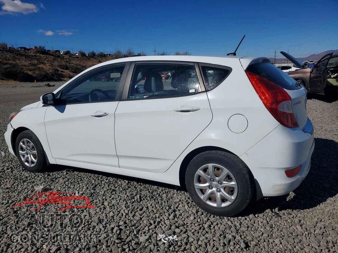 HYUNDAI ACCENT 2014 - KMHCT5AEXEU185097