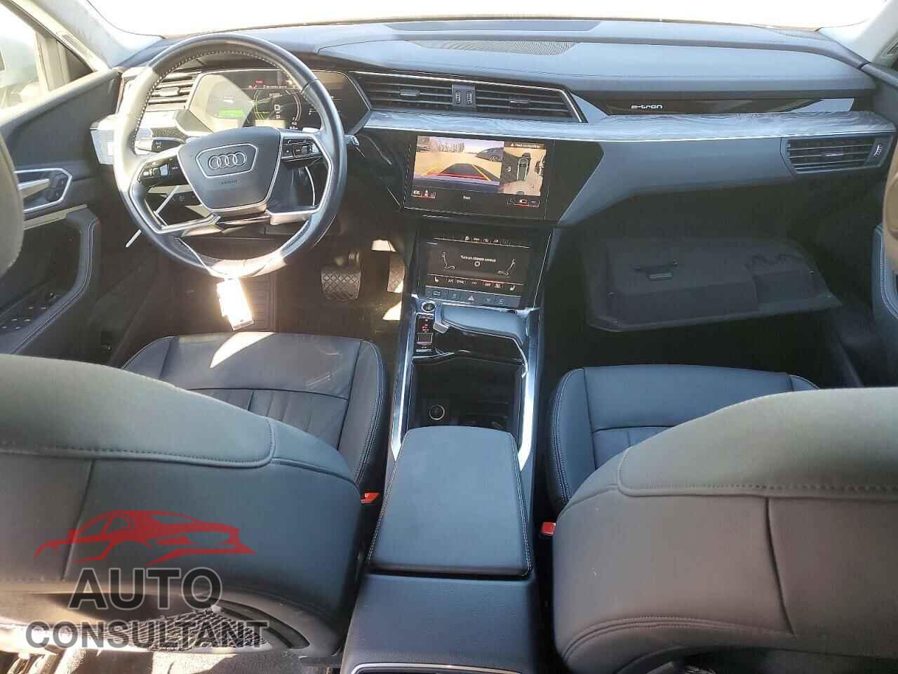AUDI E-TRON 2021 - WA1AAAGE2MB013748