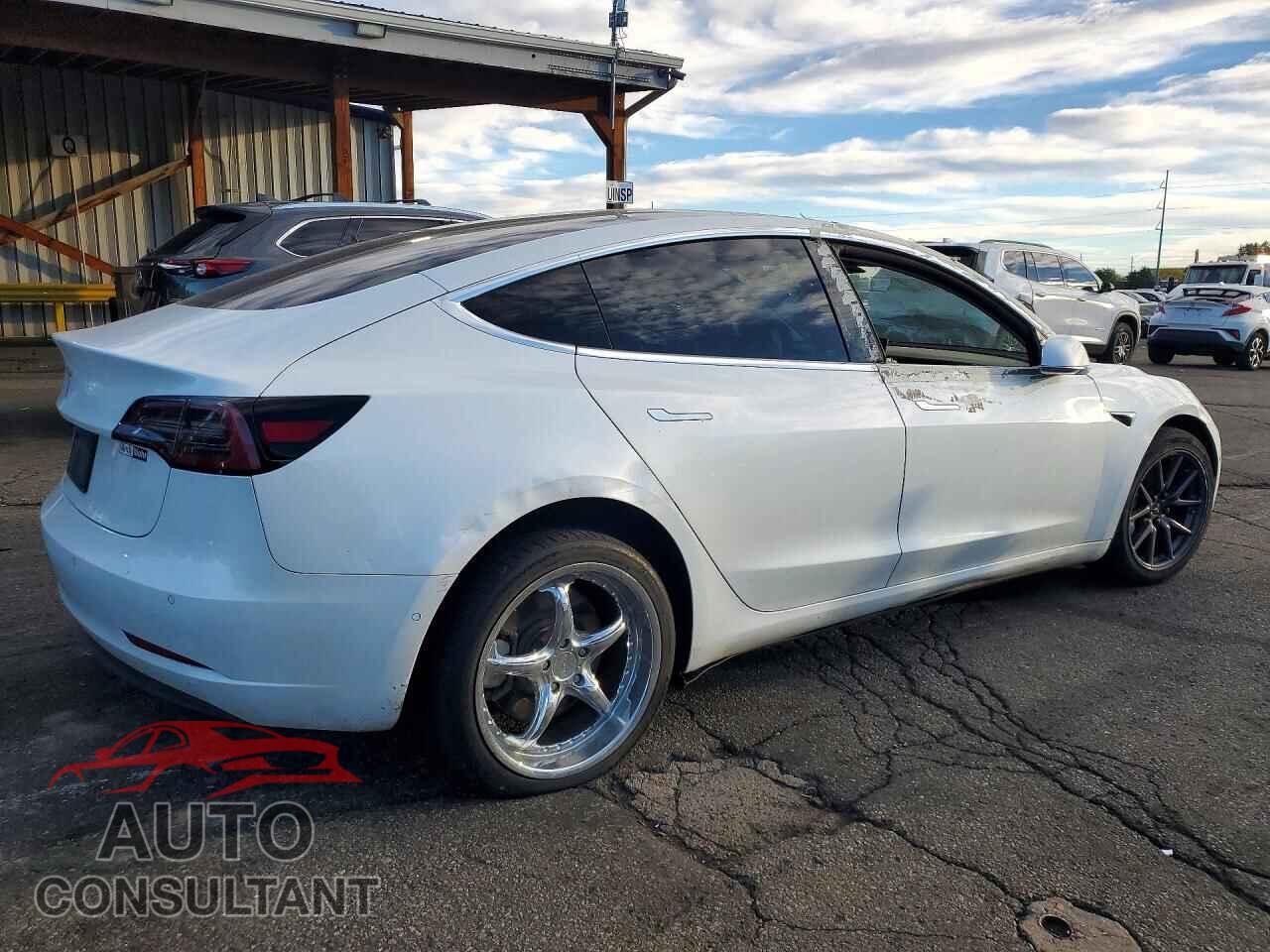 TESLA MODEL 3 2019 - 5YJ3E1EA3KF483770