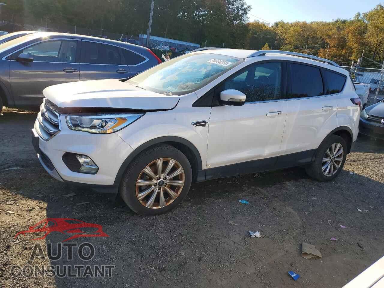 FORD ESCAPE 2017 - 1FMCU9JD7HUB64157