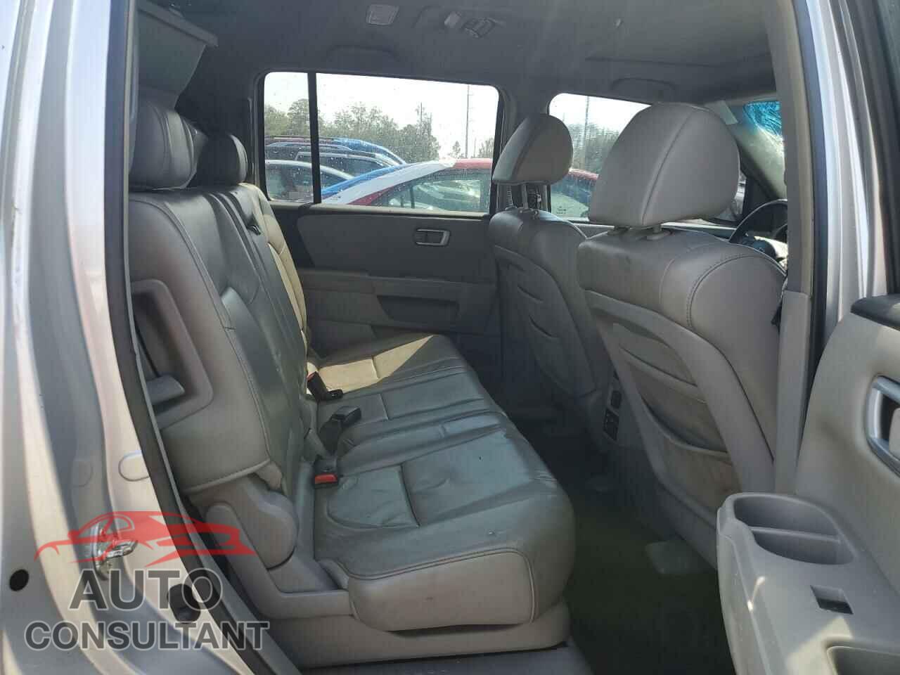 HONDA PILOT 2009 - 5FNYF38699B008785