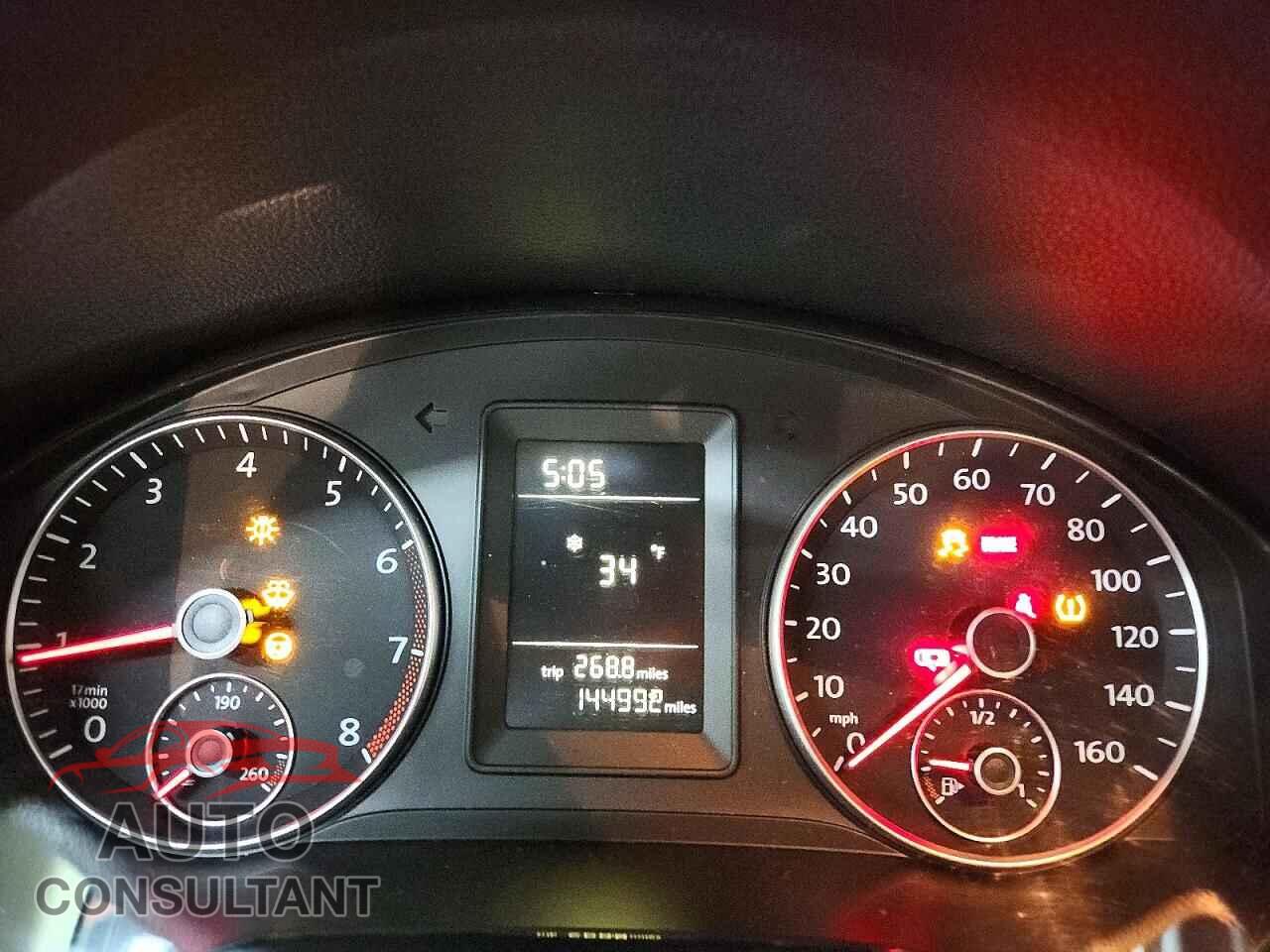 VOLKSWAGEN JETTA 2010 - 3VWAX7AJ2AM072409