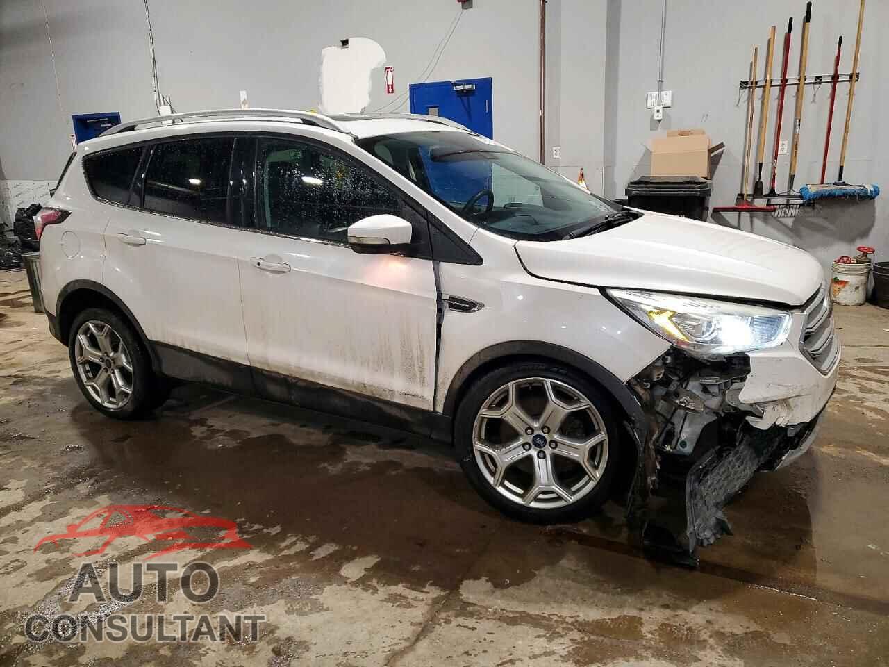 FORD ESCAPE 2017 - 1FMCU9J95HUA96971