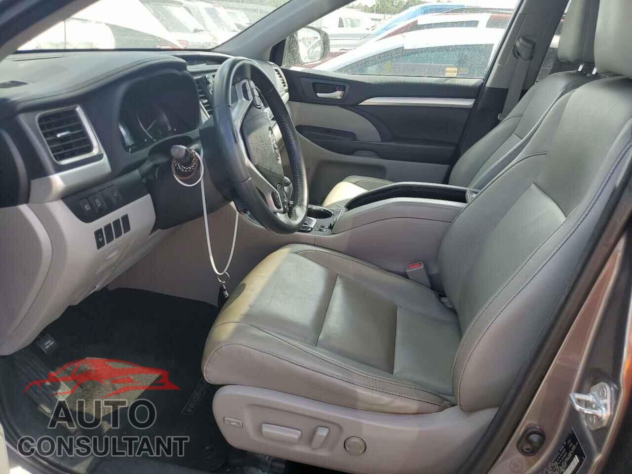 TOYOTA HIGHLANDER 2017 - 5TDKZRFH6HS525895