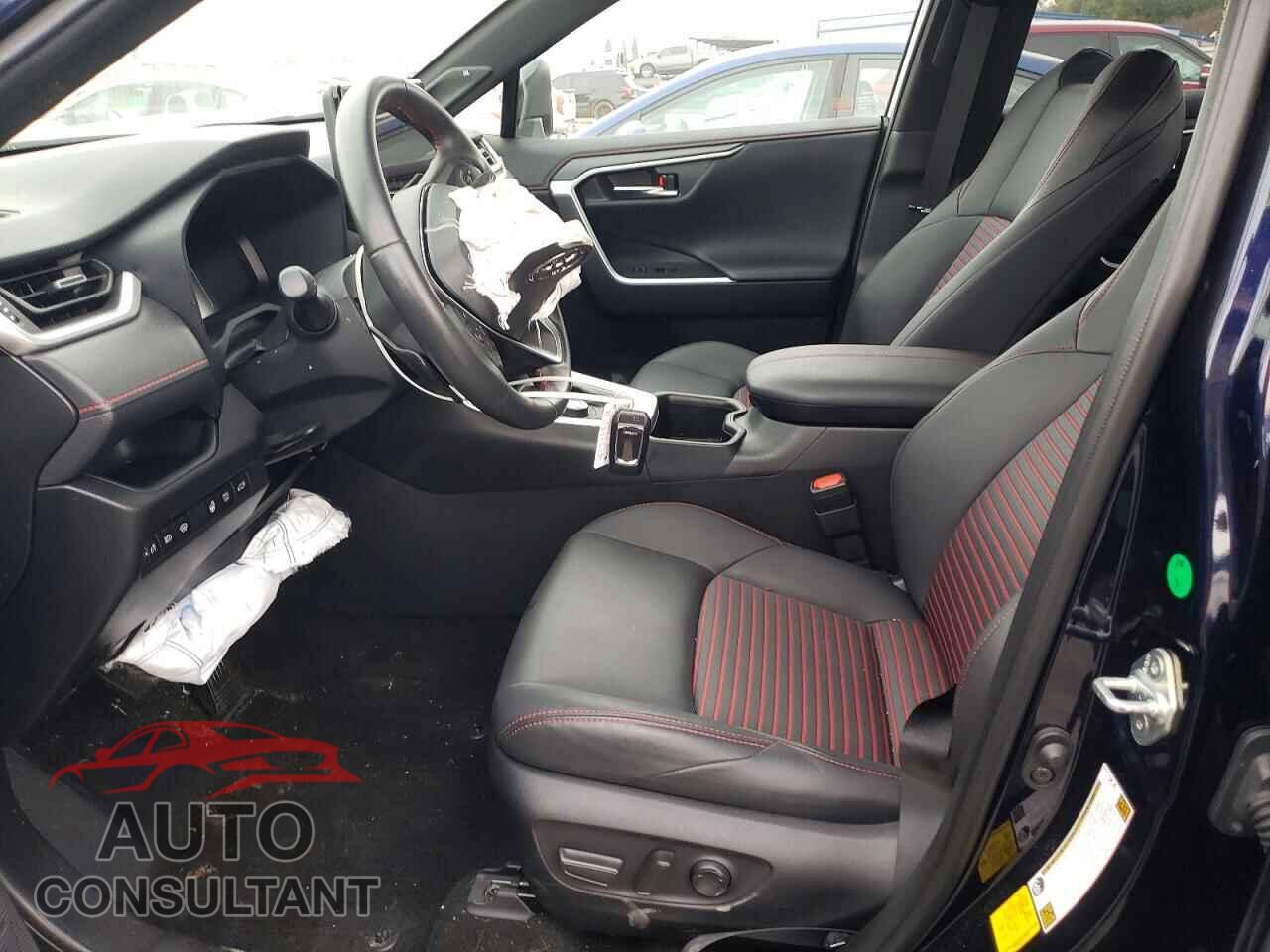 TOYOTA RAV4 2024 - JTMEB3FV4RD217805