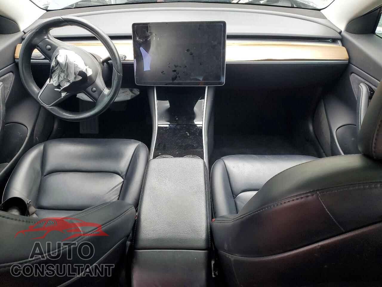 TESLA MODEL 3 2018 - 5YJ3E1EA8JF047723