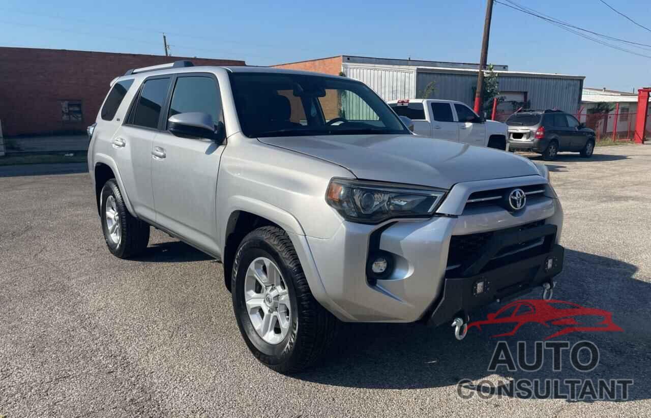 TOYOTA 4RUNNER 2022 - JTEEU5JR6N5273518