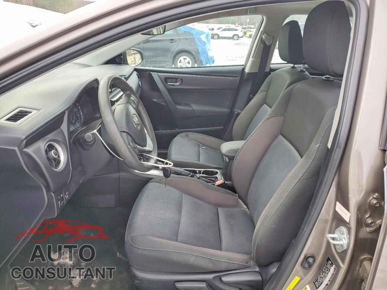 TOYOTA COROLLA 2017 - 5YFBURHE3HP587457