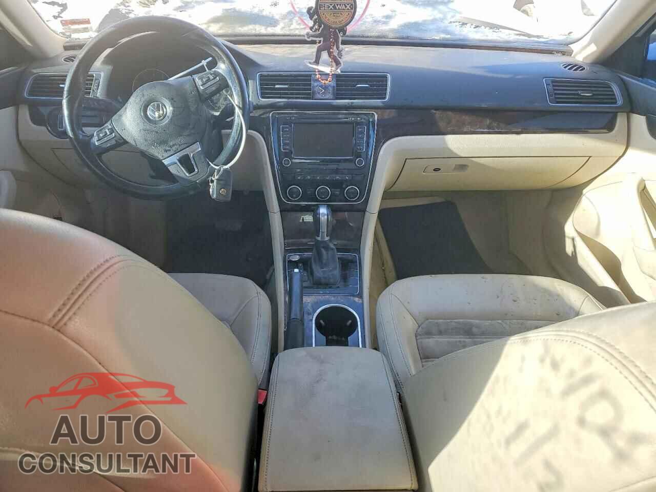 VOLKSWAGEN PASSAT 2014 - 1VWCS7A35EC091908