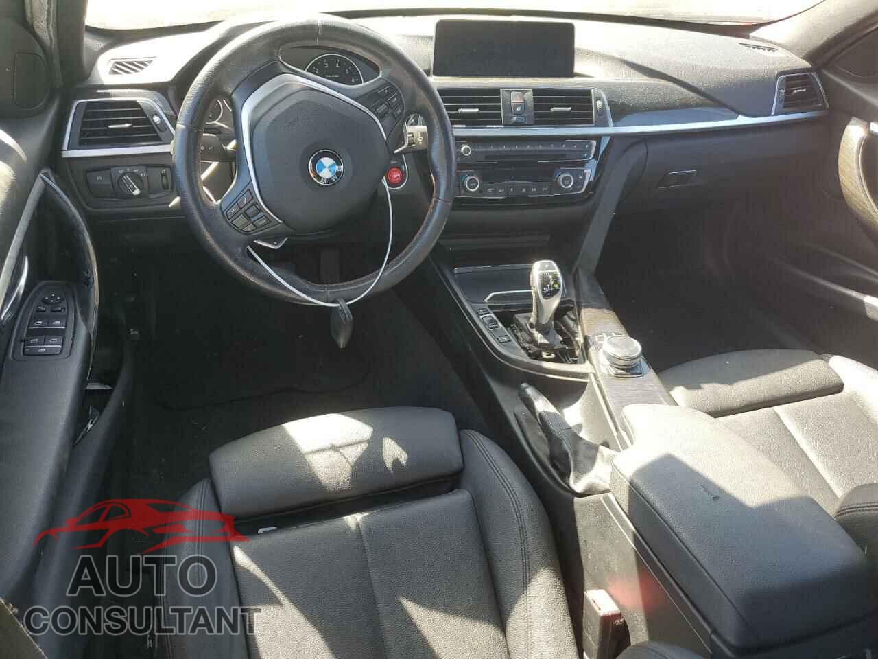 BMW 3 SERIES 2017 - WBA8D9C38HA005323