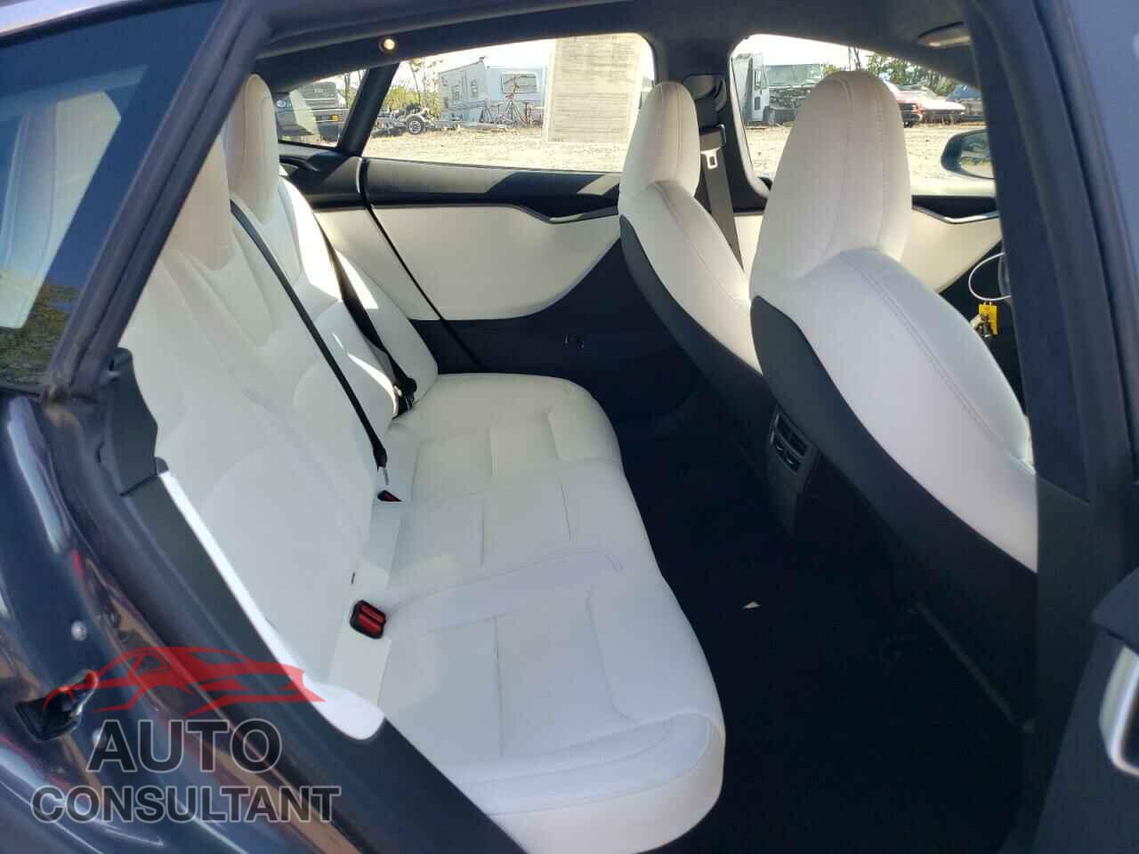 TESLA MODEL S 2021 - 5YJSA1E21MF425403