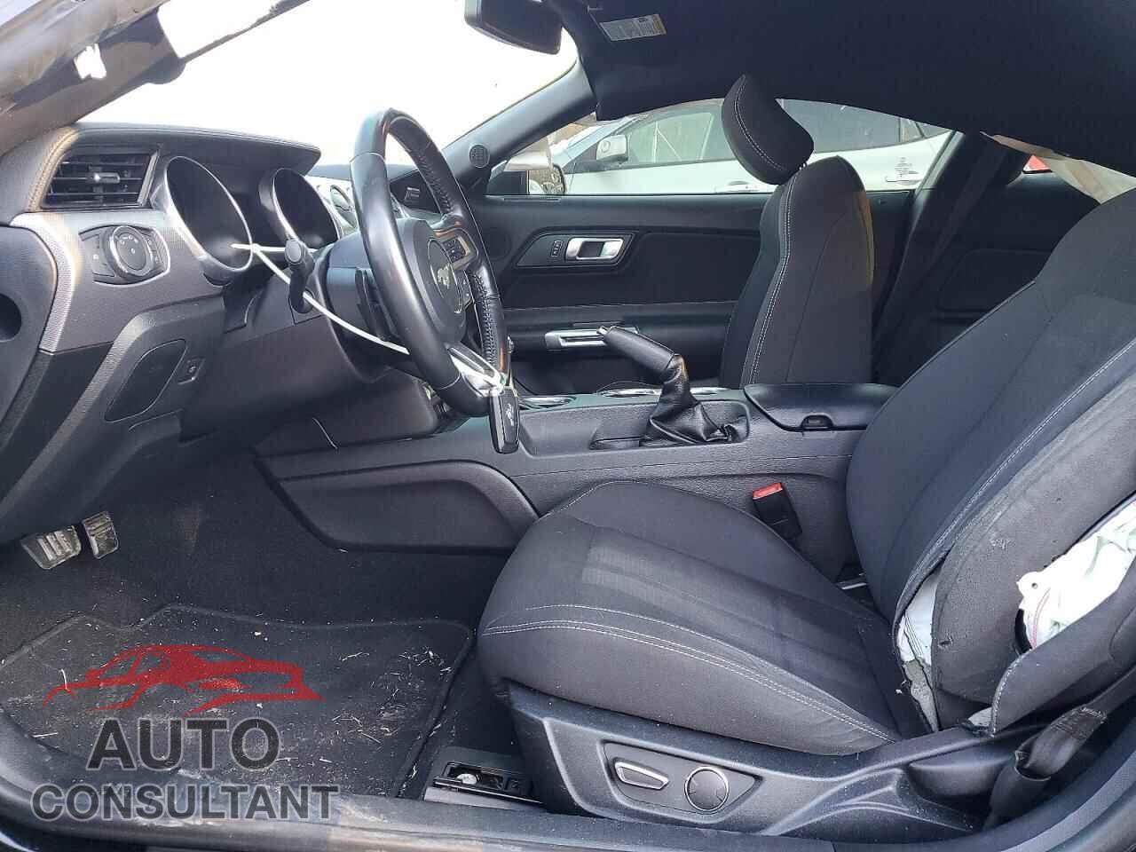 FORD MUSTANG 2019 - 1FA6P8CFXK5105824