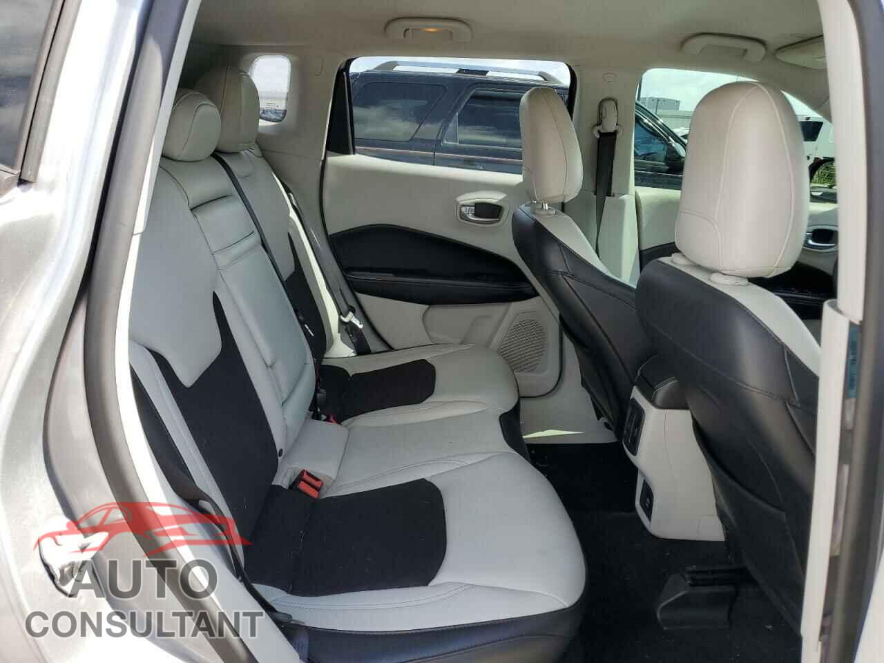 JEEP COMPASS 2017 - 3C4NJDBB7HT680518