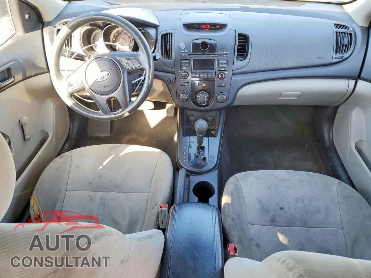 KIA FORTE 2010 - KNAFT4A28A5260124