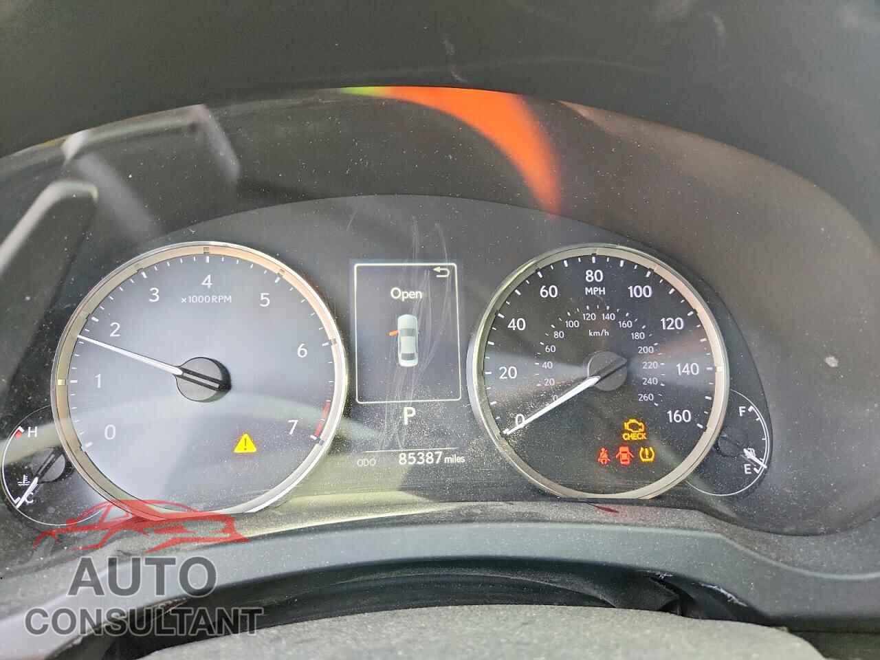 LEXUS IS 2017 - JTHCM1D21H5015719