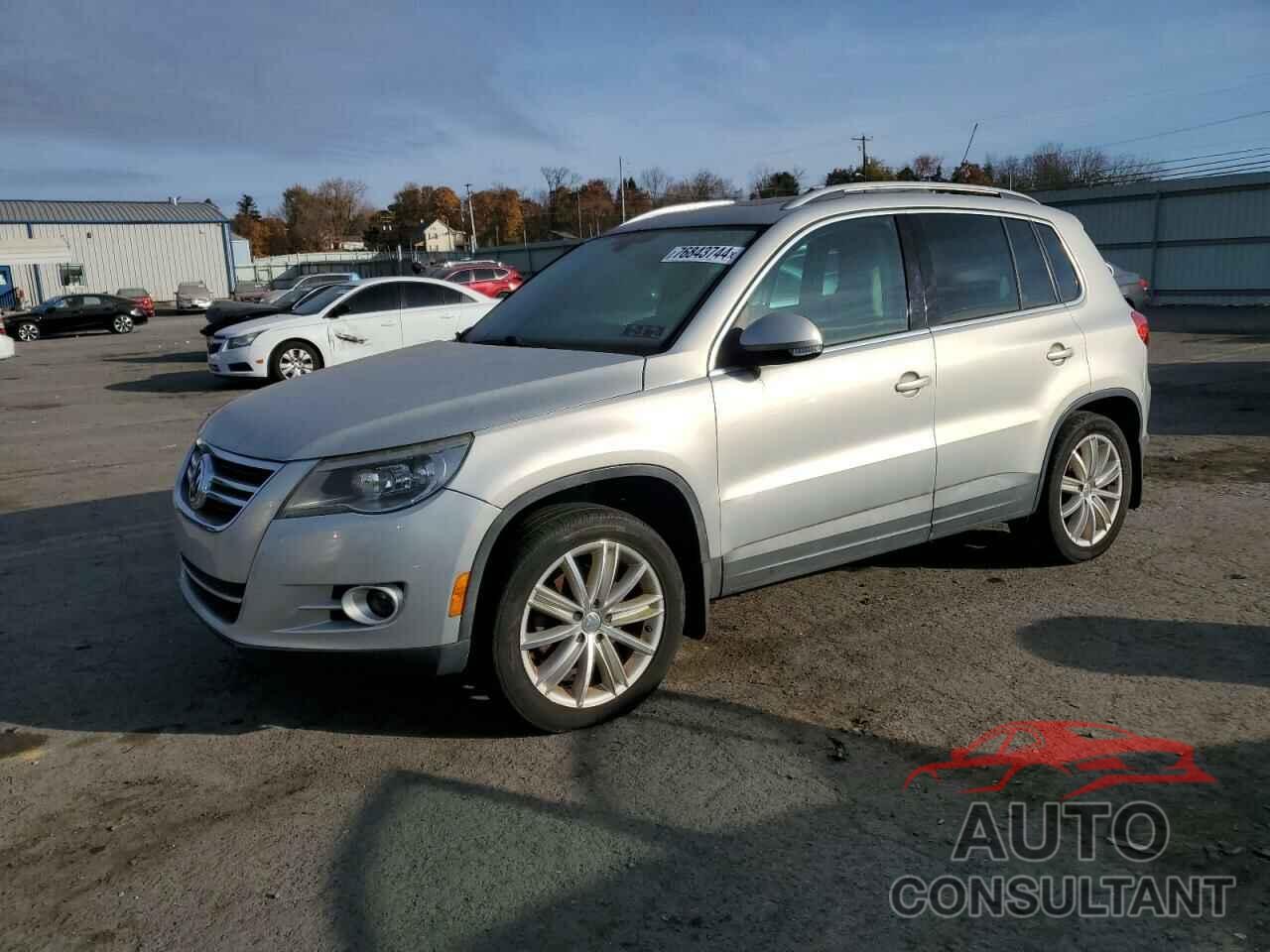 VOLKSWAGEN TIGUAN 2011 - WVGBV7AX7BW517967