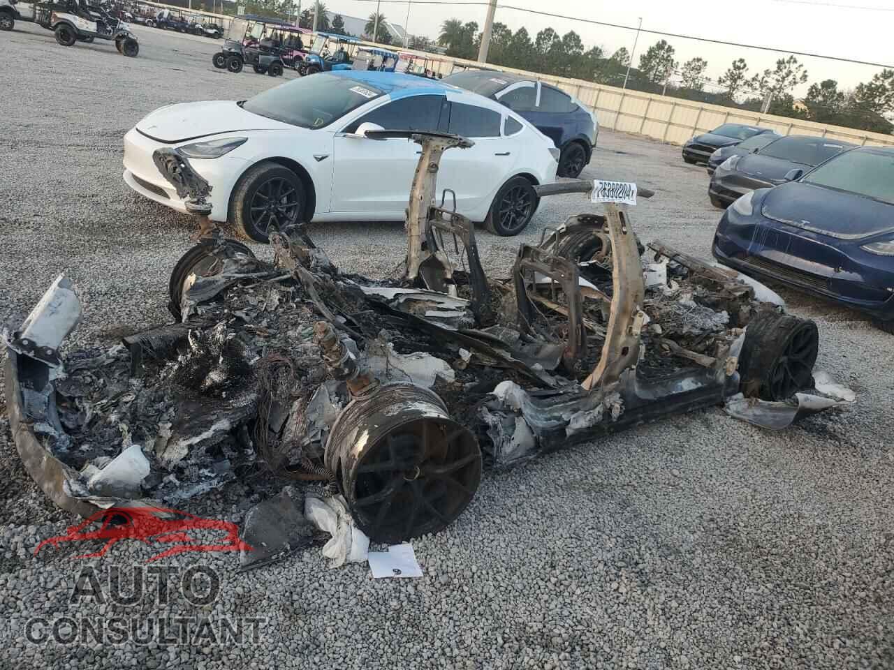 TESLA MODEL S 2021 - 5YJSA1E66MF453183