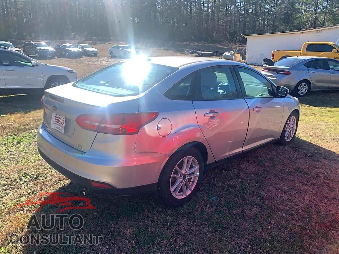 FORD FOCUS 2018 - 1FADP3FE2JL201521