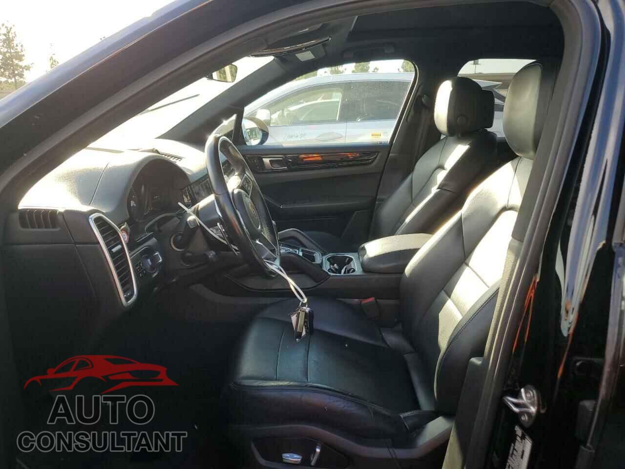 PORSCHE CAYENNE 2019 - WP1AA2AY1KDA05588