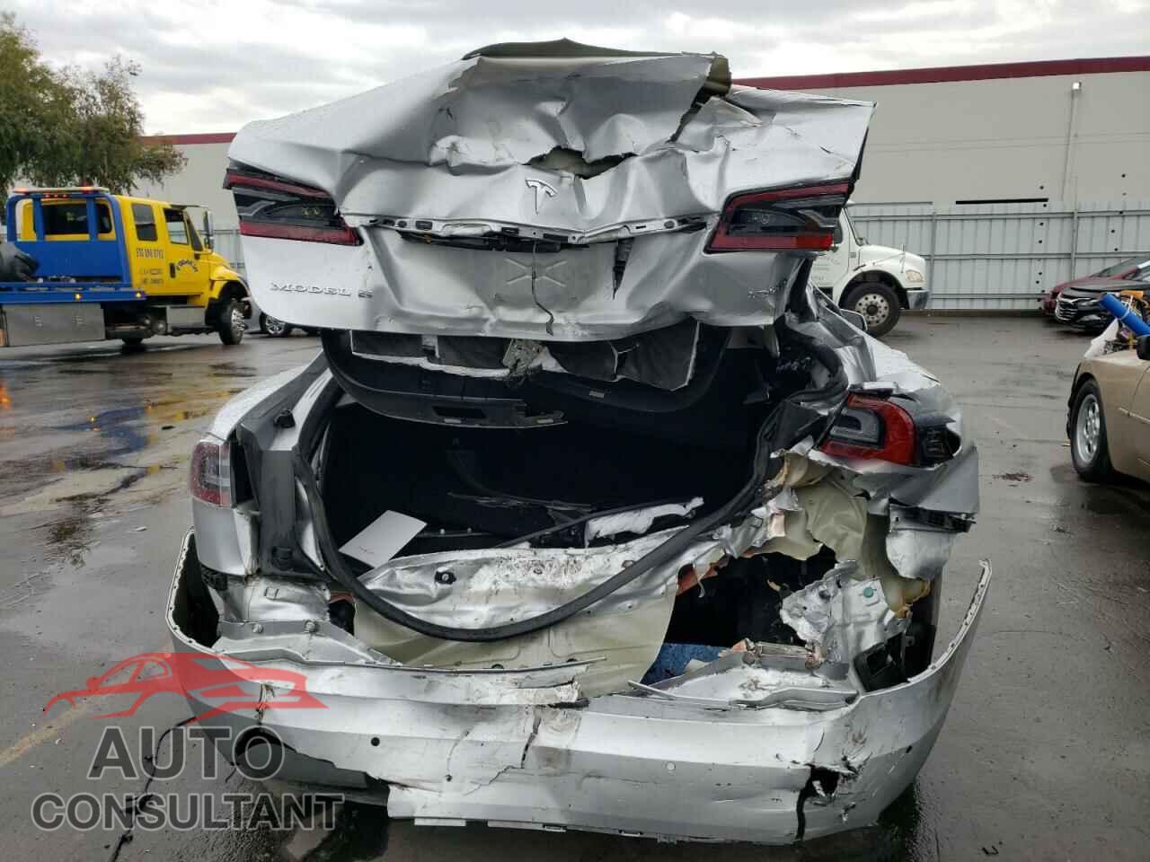 TESLA MODEL S 2018 - 5YJSA1E25JF253596