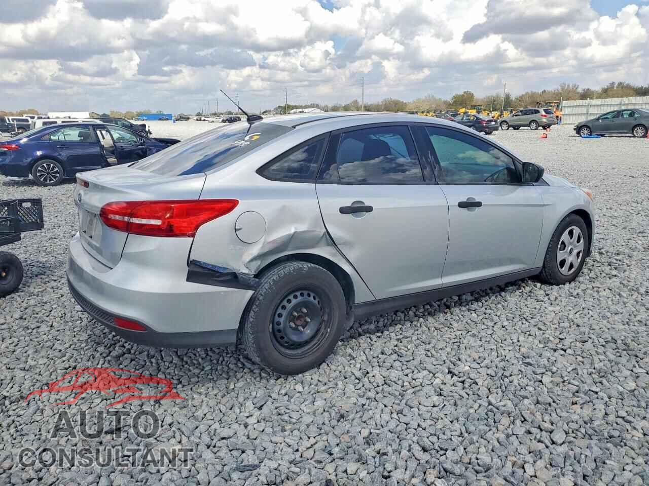 FORD FOCUS 2017 - 1FADP3E20HL279183