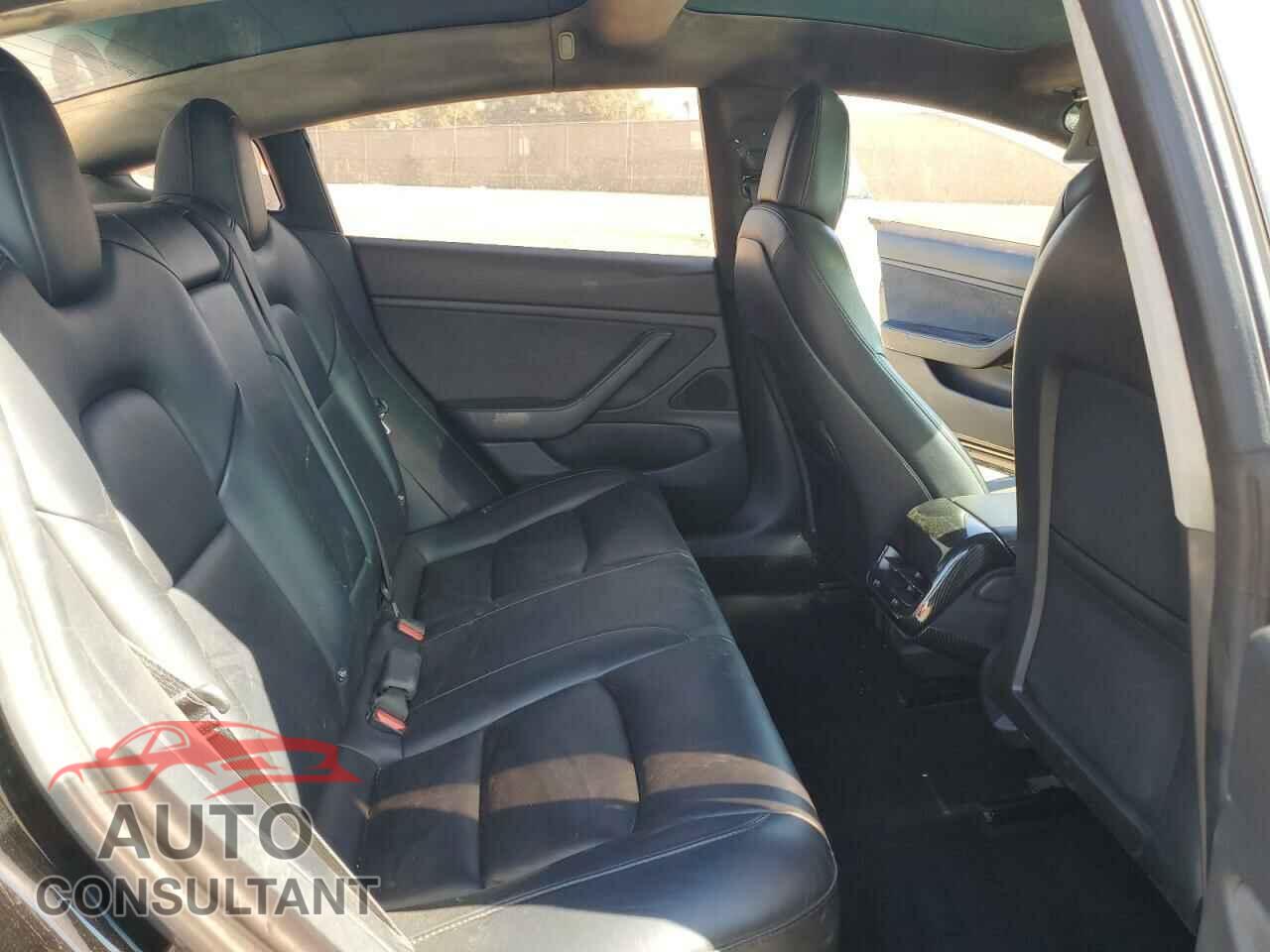 TESLA MODEL 3 2018 - 5YJ3E1EA1JF057199