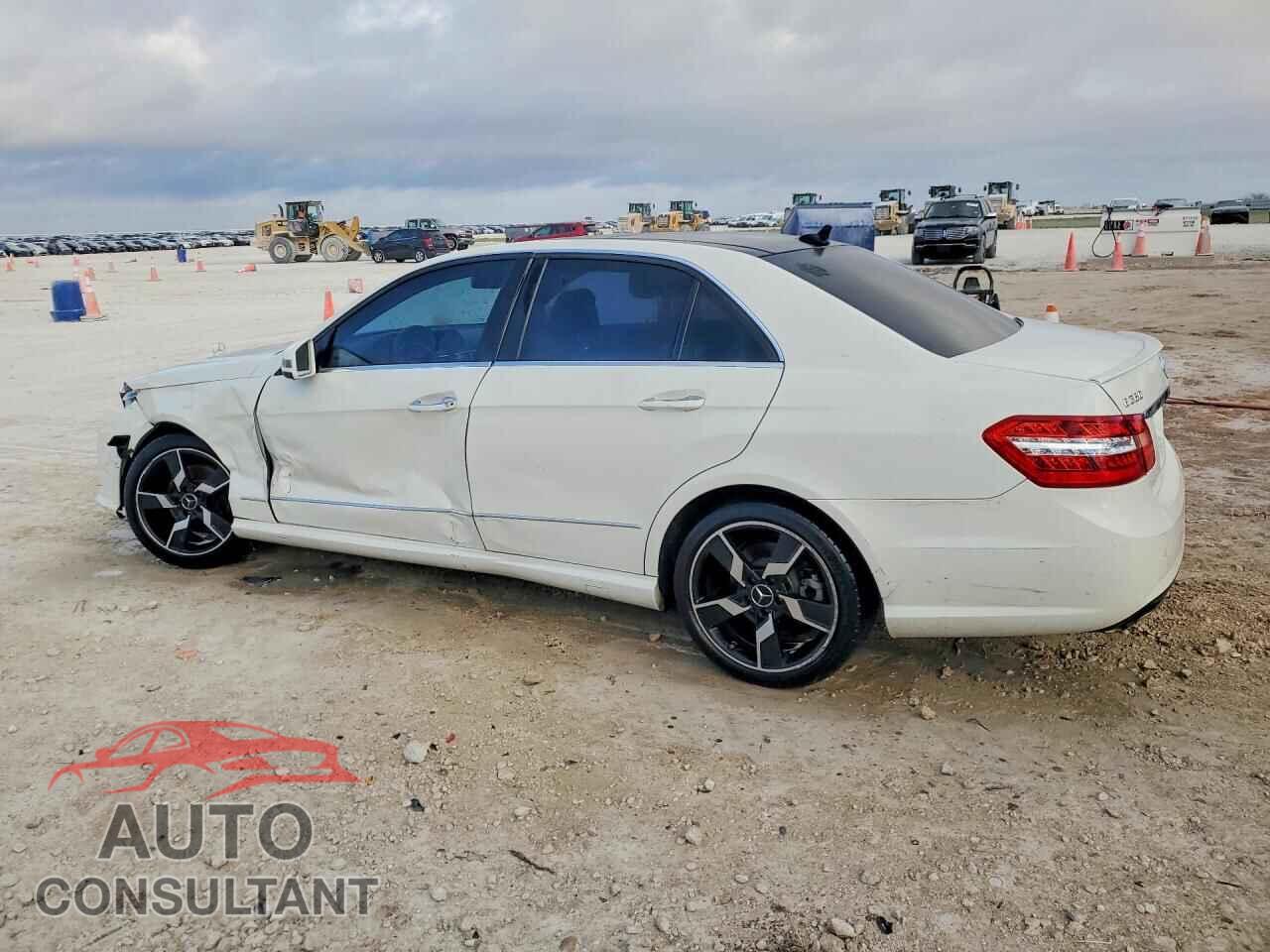MERCEDES-BENZ E-CLASS 2011 - WDDHF5GB2BA277502
