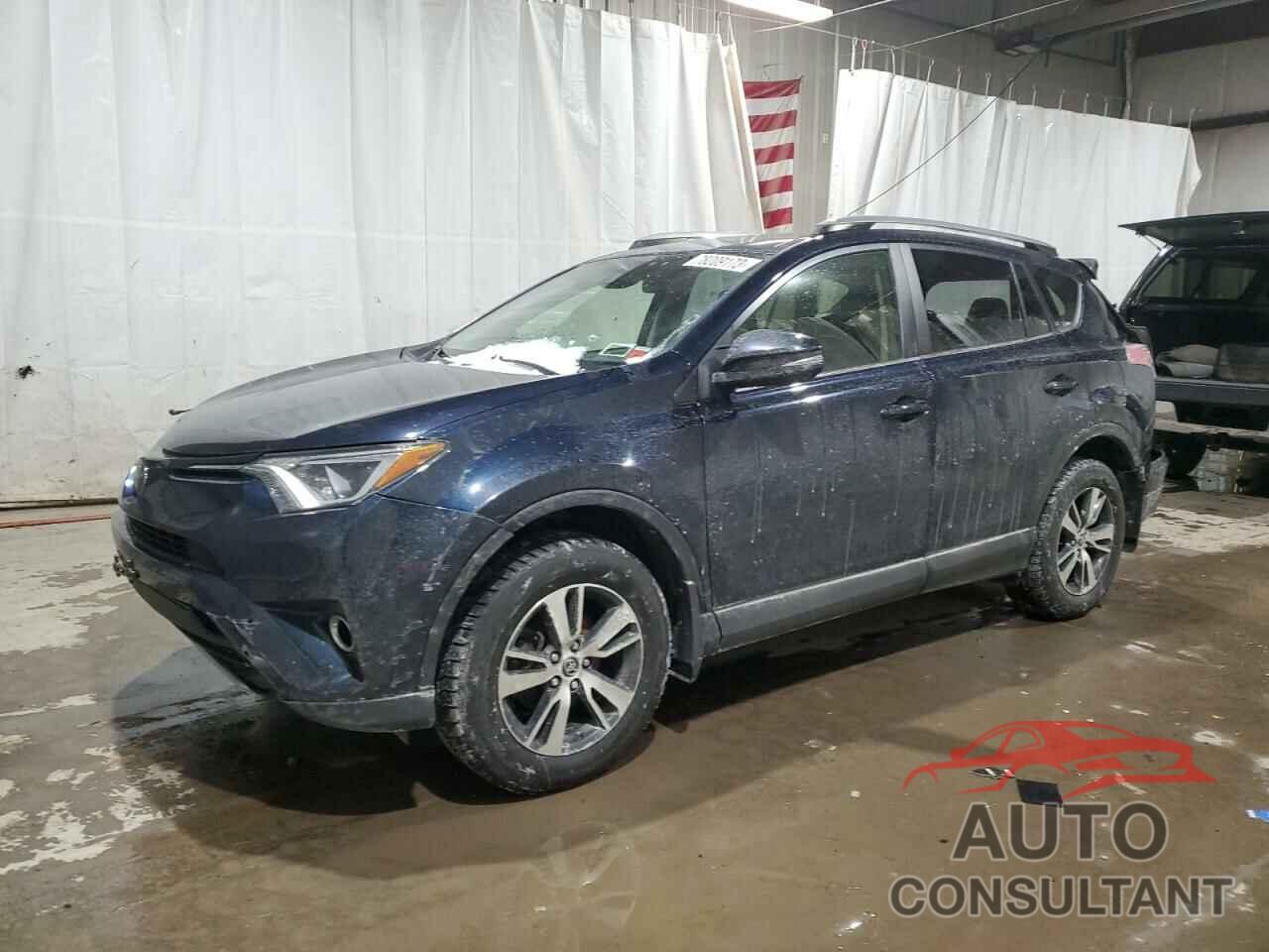 TOYOTA RAV4 2017 - JTMRFREV8HD218545