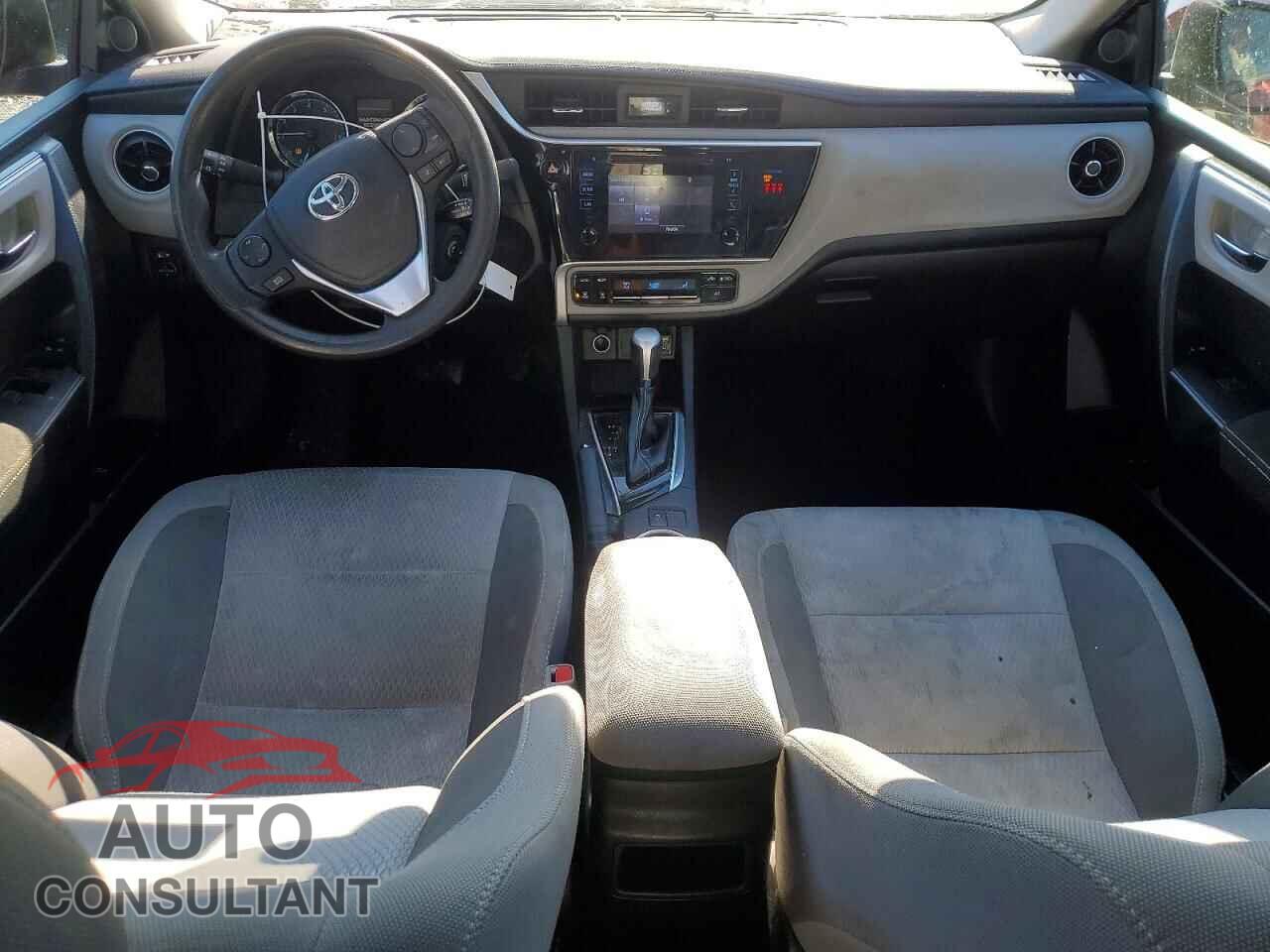 TOYOTA COROLLA 2019 - 2T1BURHE2KC193813