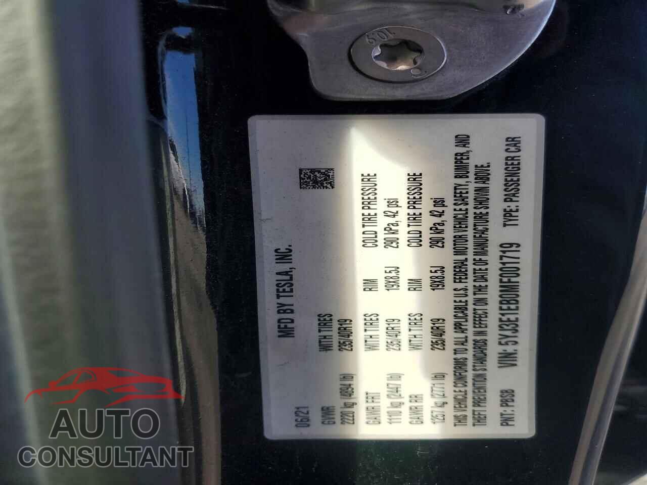 TESLA MODEL 3 2021 - 5YJ3E1EB0MF001719