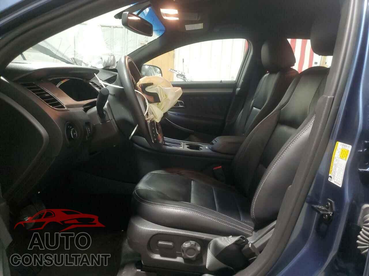 FORD TAURUS 2018 - 1FAHP2E88JG114111