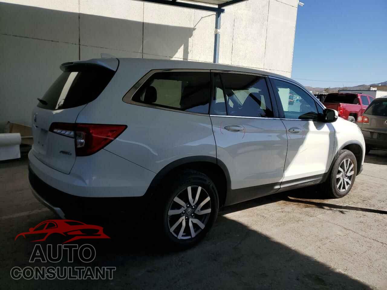 HONDA PILOT 2019 - 5FNYF6H46KB031365