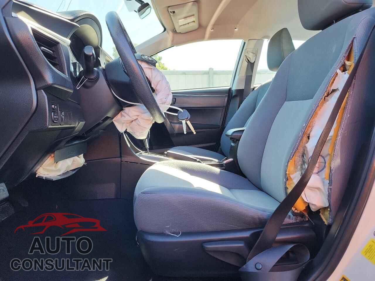 TOYOTA COROLLA 2015 - 5YFBURHE2FP337902