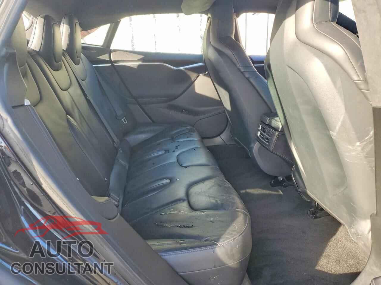 TESLA MODEL S 2015 - 5YJSA1E28FF115249