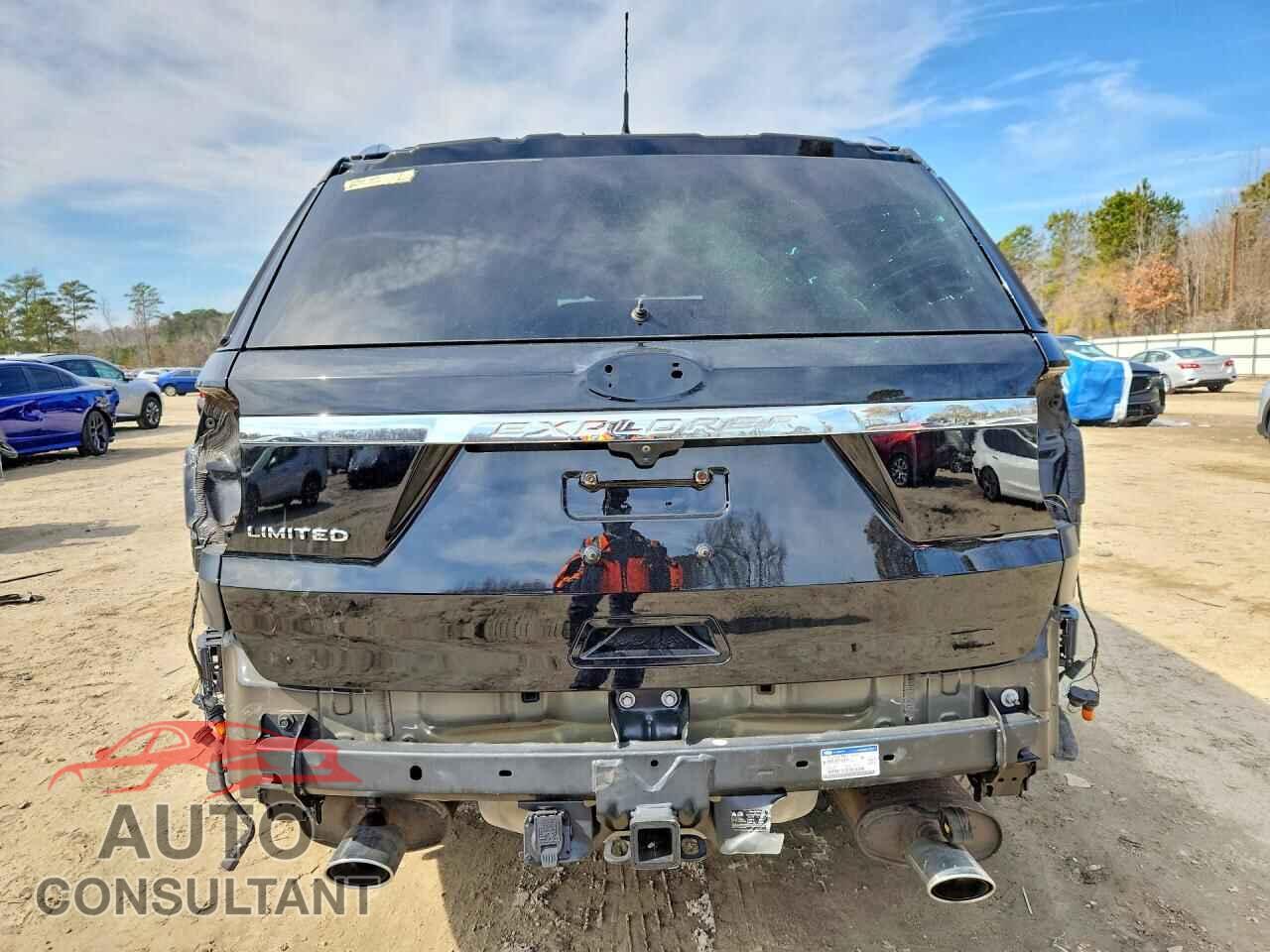 FORD EXPLORER 2018 - 1FM5K7F87JGC80459